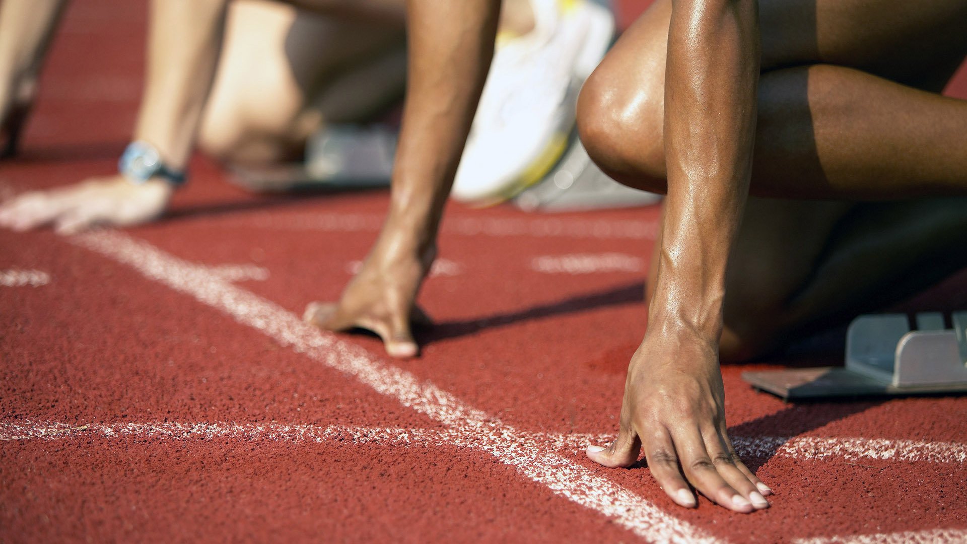 智能乒乓球机器人成为职业选手的训练伙伴，人工智能乒乓球机器人视频